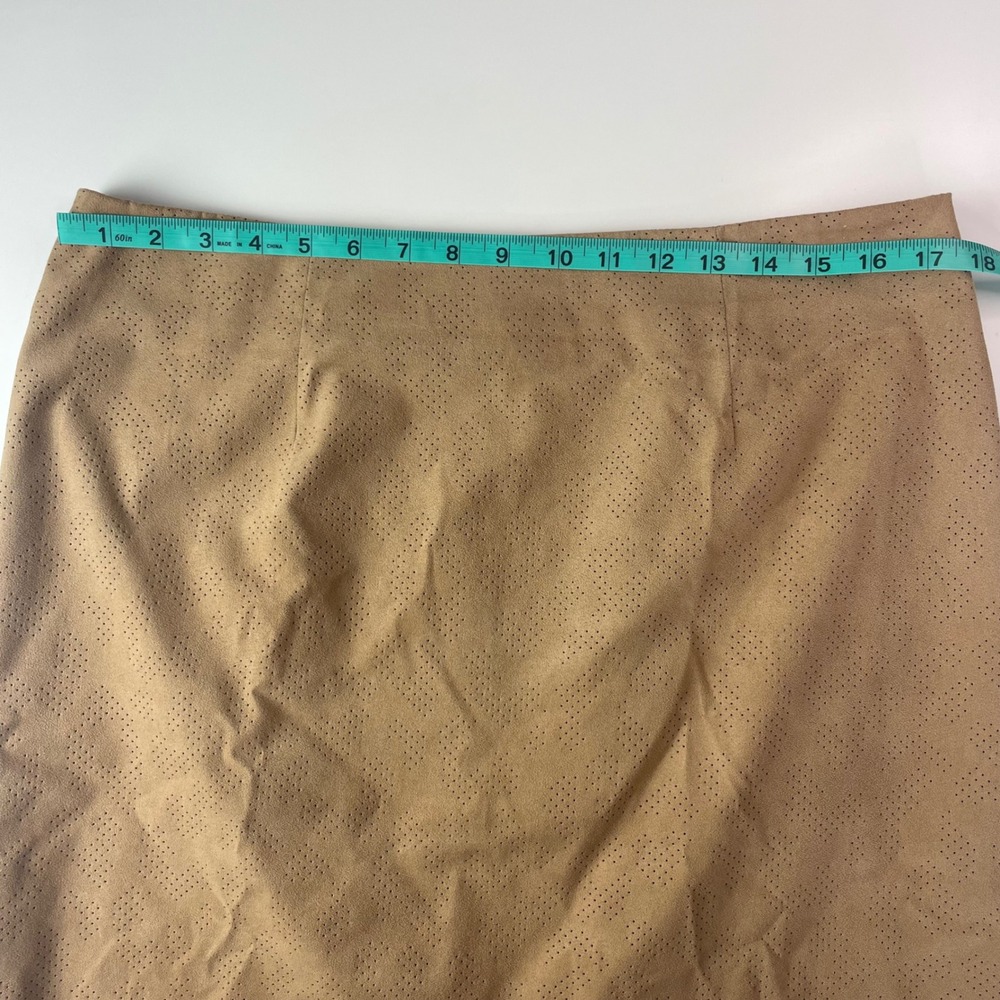 Chicos Tan Faux Suede Perforated Laser Cut Pencil Skirt Size 2 L 12 4501081336 - Picture 6 of 9